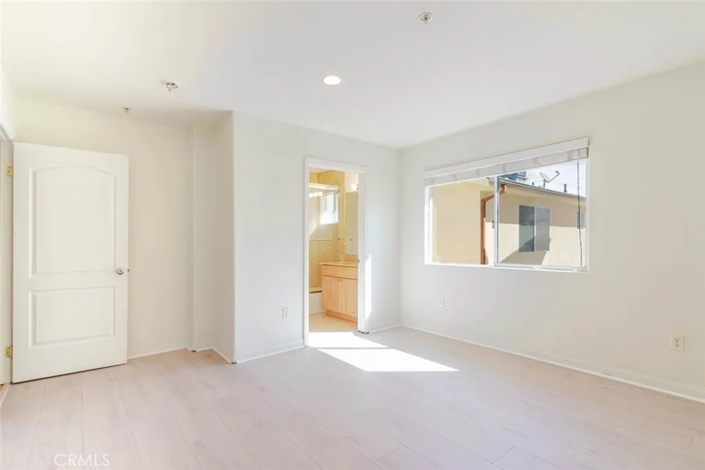 15053 Victory Boulevard 5, Van Nuys, California 91411 home-pic-20