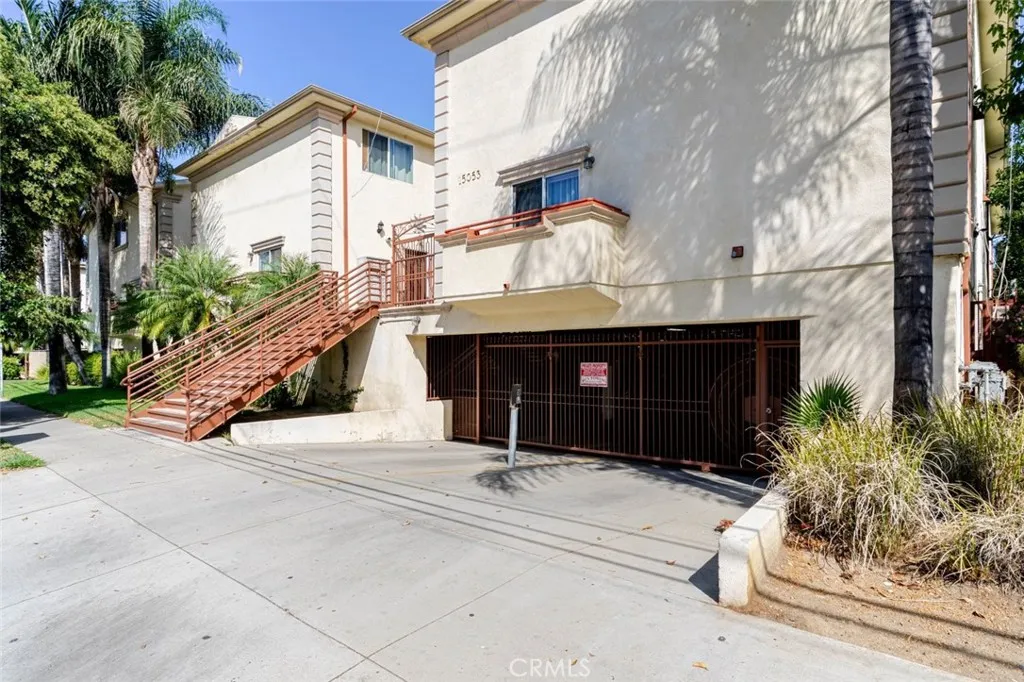 15053 Victory Boulevard 5, Van Nuys, California 91411 home-pic-2