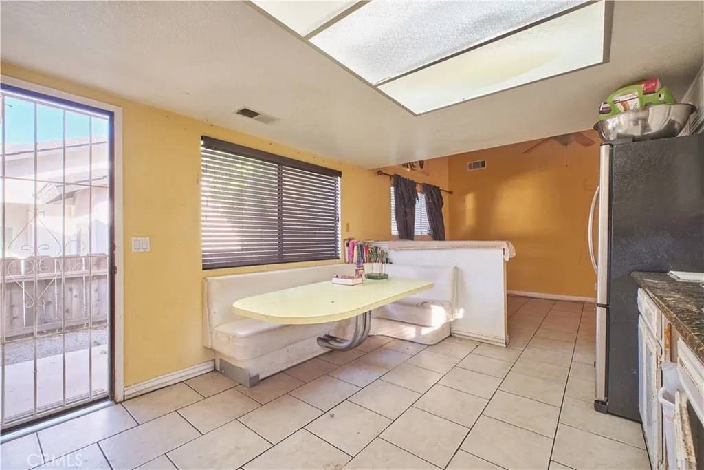 12875 Spring Valley Parkway, Victorville, California 92395 home-pic-13