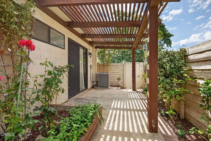 59-web-or-mls-035_UpmarketMedia_2255P-16