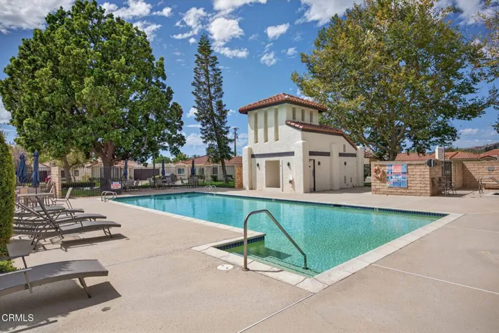 66-web-or-mls-042_UpmarketMedia_2255P-18