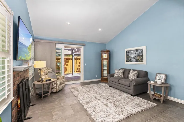 6520 E Camino Vista 1, Anaheim Hills, California 92807