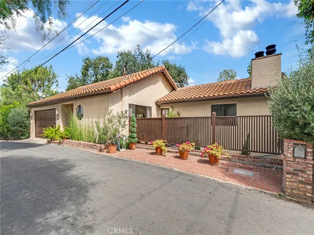 4322 Rosario Road, Woodland Hills, California 91364