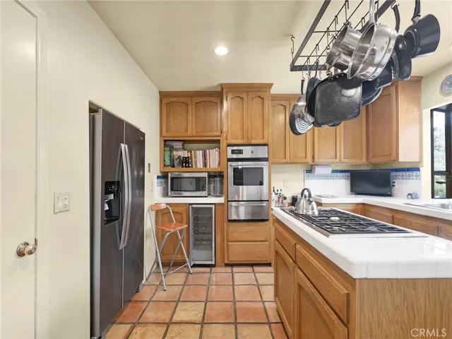 4322 Rosario Road, Woodland Hills, California 91364