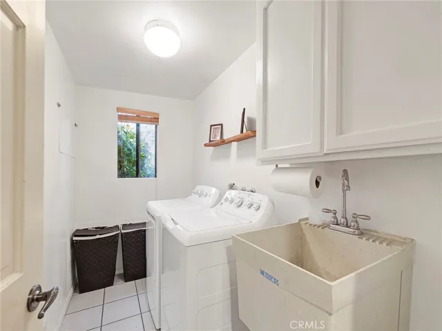 4322 Rosario Road, Woodland Hills, California 91364