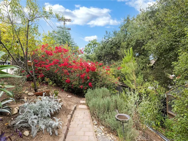 4322 Rosario Road, Woodland Hills, California 91364