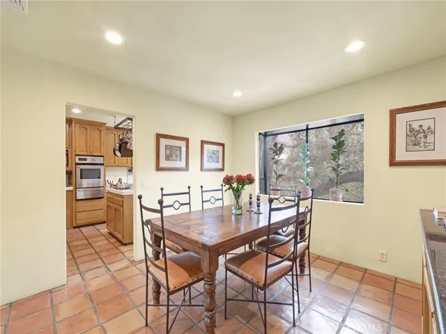 4322 Rosario Road, Woodland Hills, California 91364