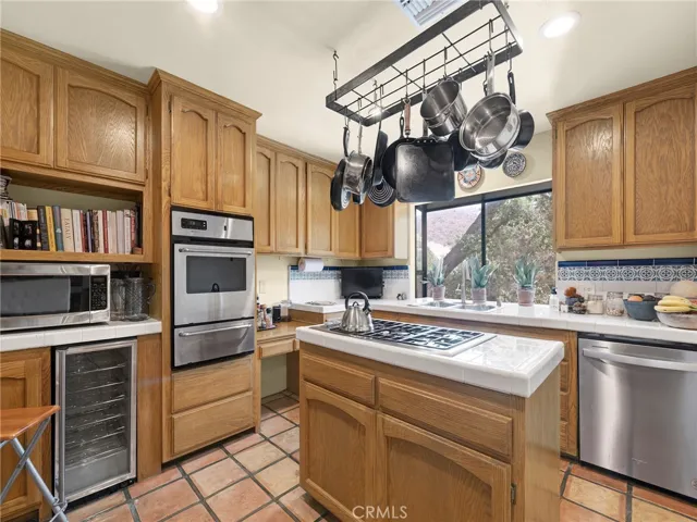 4322 Rosario Road, Woodland Hills, California 91364