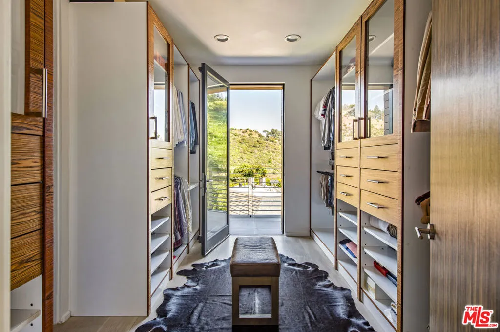 9852 San Circle, Beverly Hills, California 90210 home-pic-23