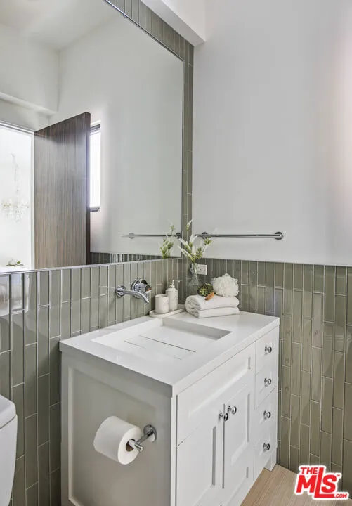 9852 San Circle, Beverly Hills, California 90210 home-pic-31