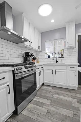 Clean Kitchen