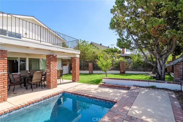 421 S Cedarhaven Way, Anaheim Hills, California 92807