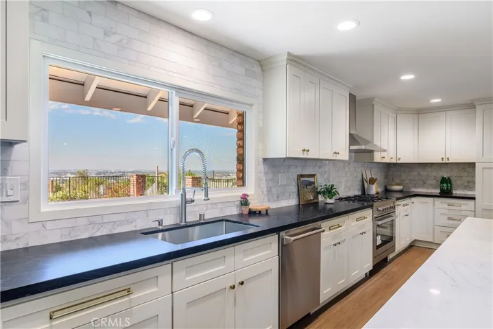 421 S Cedarhaven Way, Anaheim Hills, California 92807