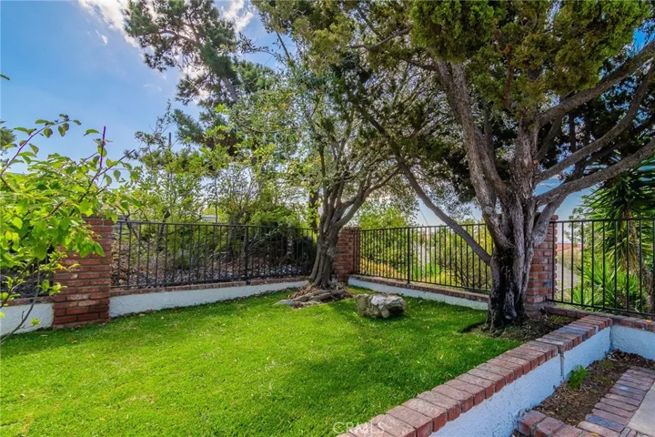 421 S Cedarhaven Way, Anaheim Hills, California 92807