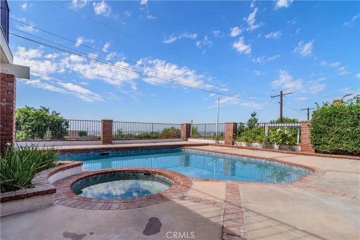 421 S Cedarhaven Way, Anaheim Hills, California 92807