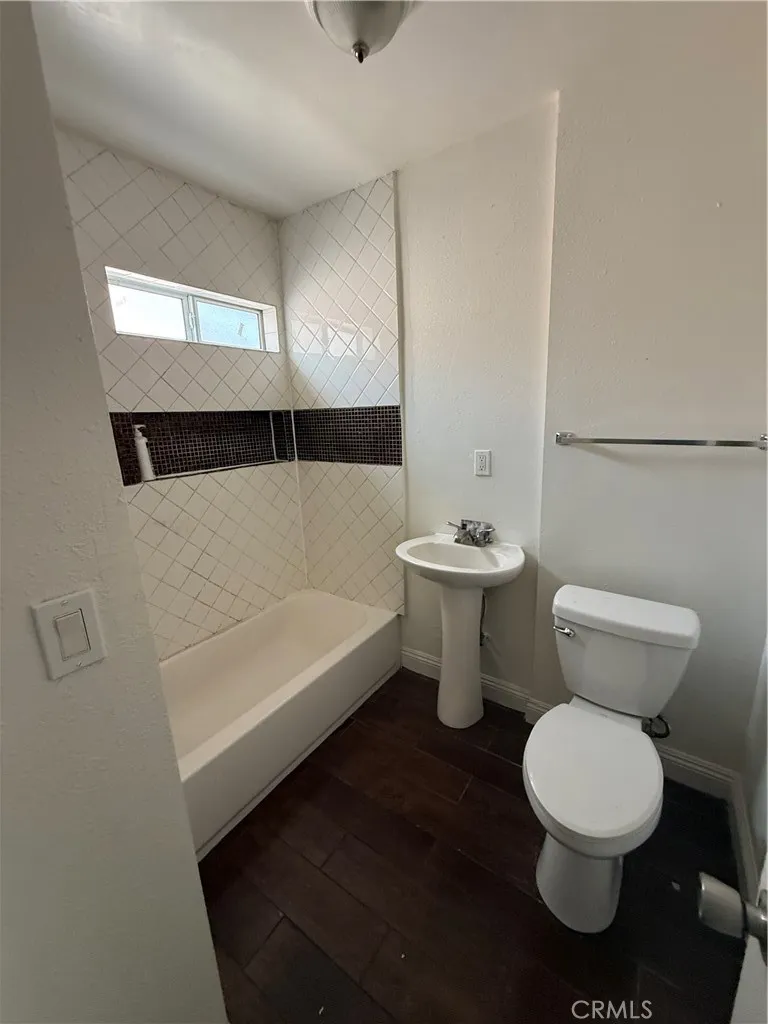 1141 East 50th Street, Los Angeles, California 90011 home-pic-12