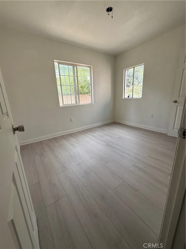 1141 East 50th Street, Los Angeles, California 90011 home-pic-9