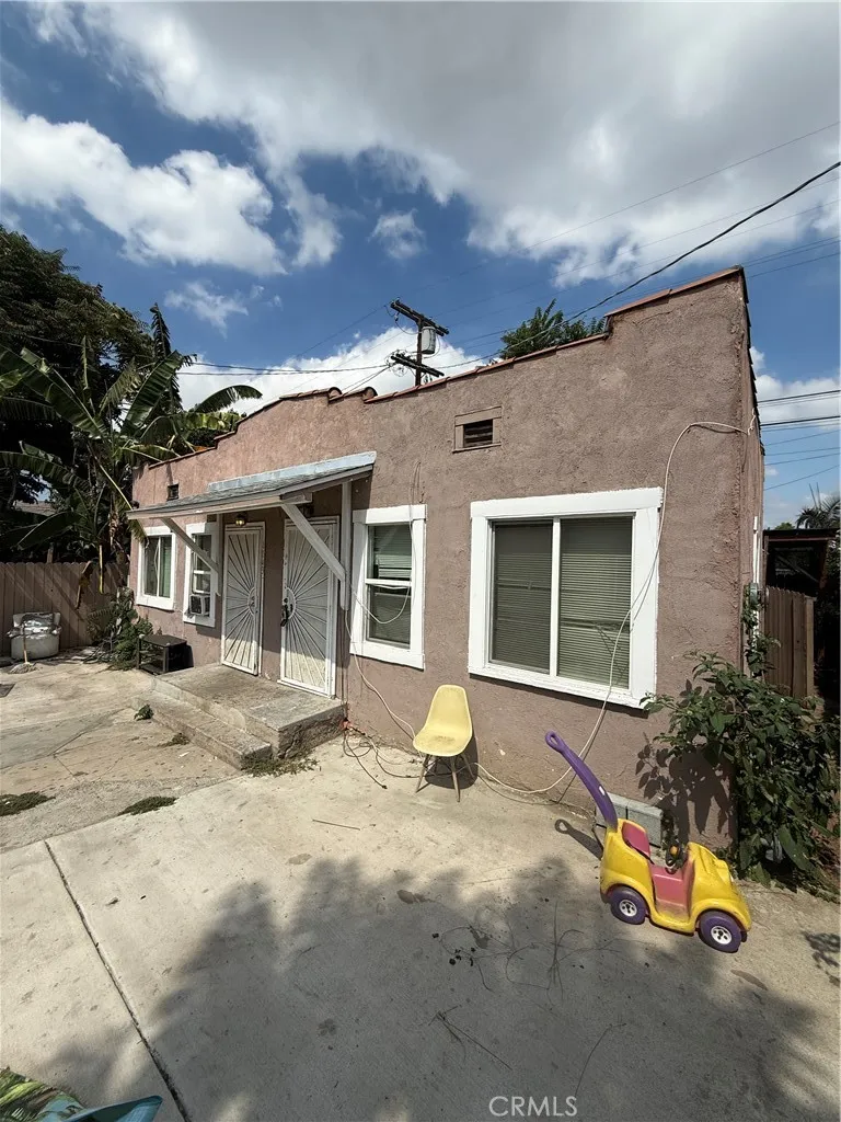 1141 East 50th Street, Los Angeles, California 90011 home-pic-4