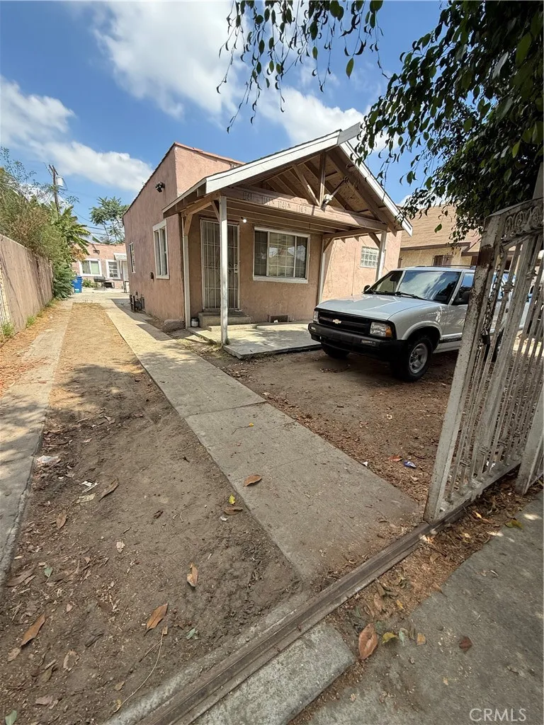 1141 East 50th Street, Los Angeles, California 90011 home-pic-1