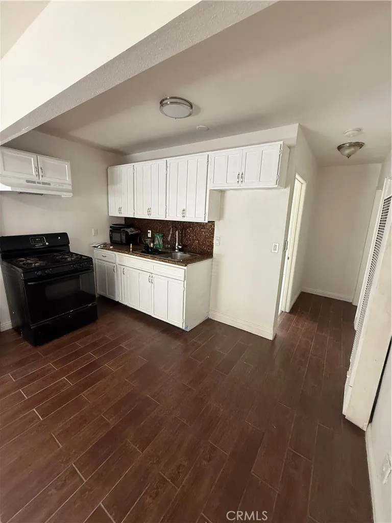 1141 East 50th Street, Los Angeles, California 90011 home-pic-8