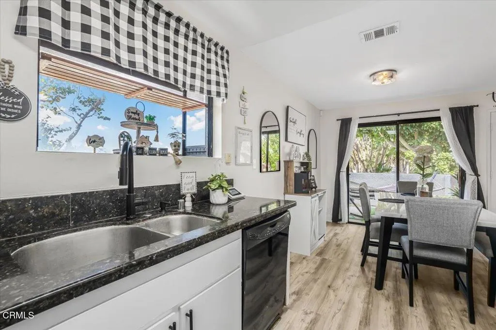 717 Thoreau Ln Lane, Ventura, California 93003 home-pic-16