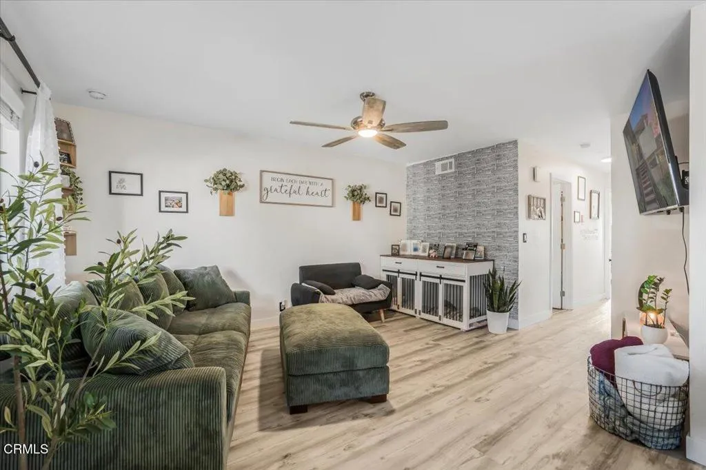 717 Thoreau Ln Lane, Ventura, California 93003 home-pic-3