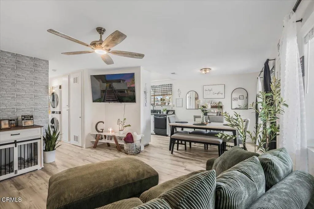 717 Thoreau Ln Lane, Ventura, California 93003 home-pic-4