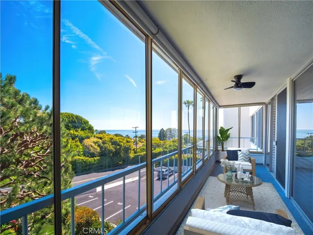 4 season balcony - virtually staged