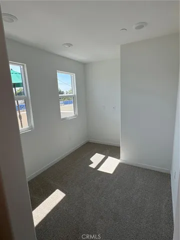 Flex space at entry = perfect home office