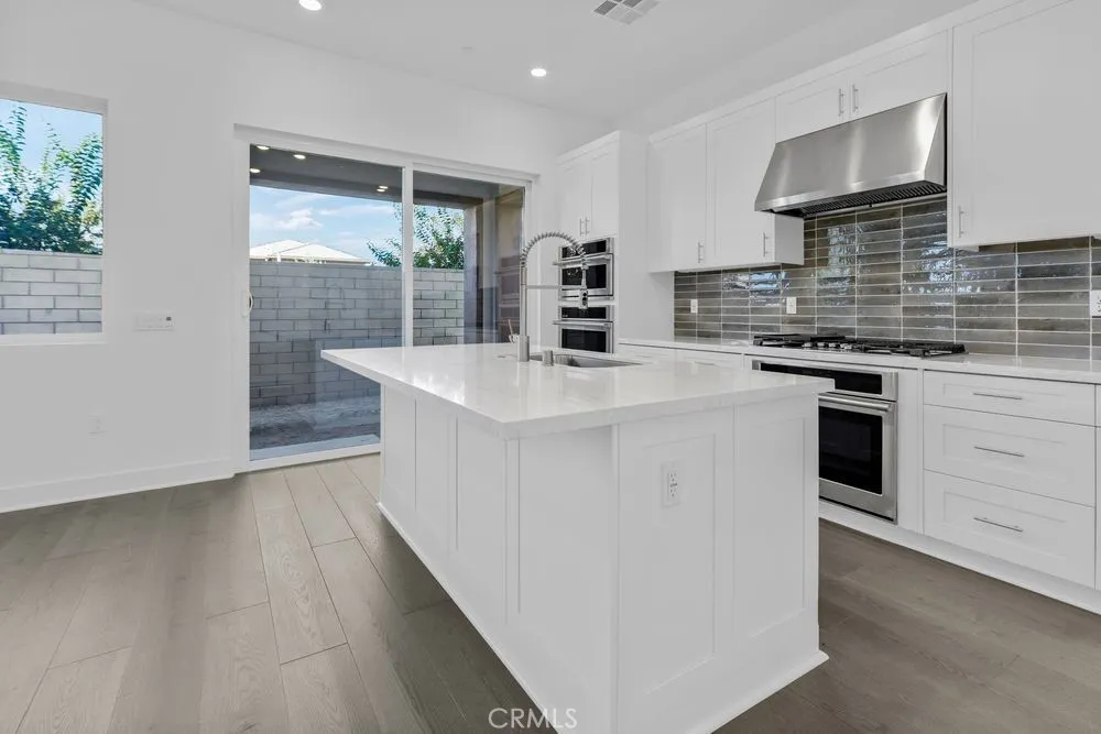 110 Pansy, Irvine, California 92618 home-pic-4