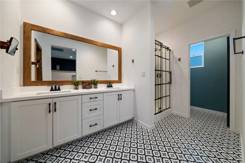 4166 4166 Horvath 106, Corona, California 92883 home-pic-11