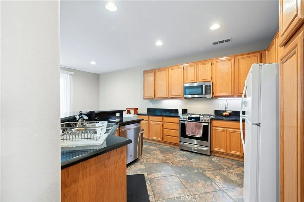 43929 W 44th W, Lancaster, California 93536 home-pic-14