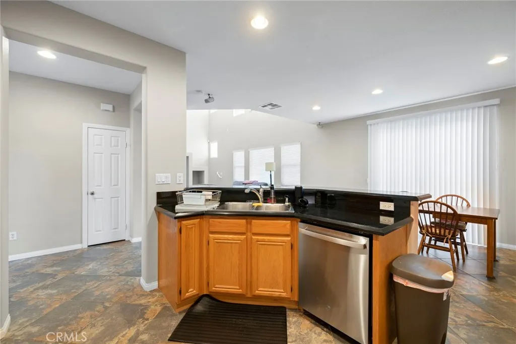 43929 W 44th W, Lancaster, California 93536 home-pic-13