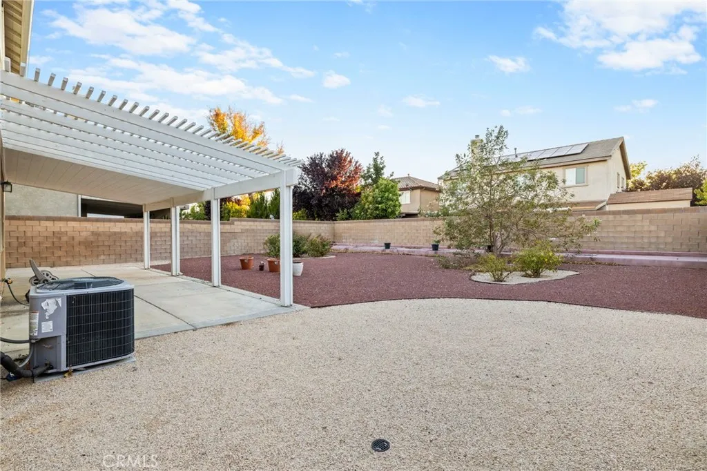 43929 W 44th W, Lancaster, California 93536 home-pic-32