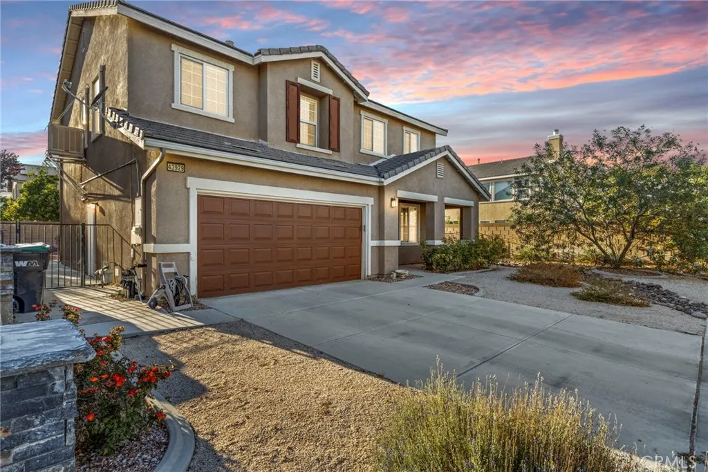 43929 W 44th W, Lancaster, California 93536 home-pic-2