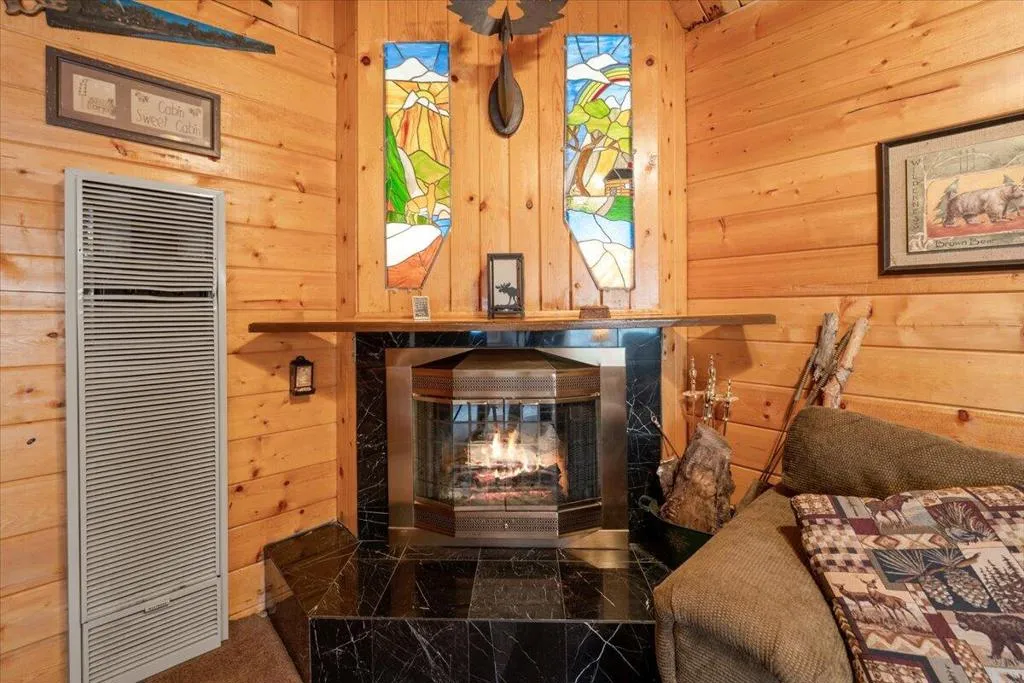 817 Maple Lane, Sugarloaf, California 92386 home-pic-7