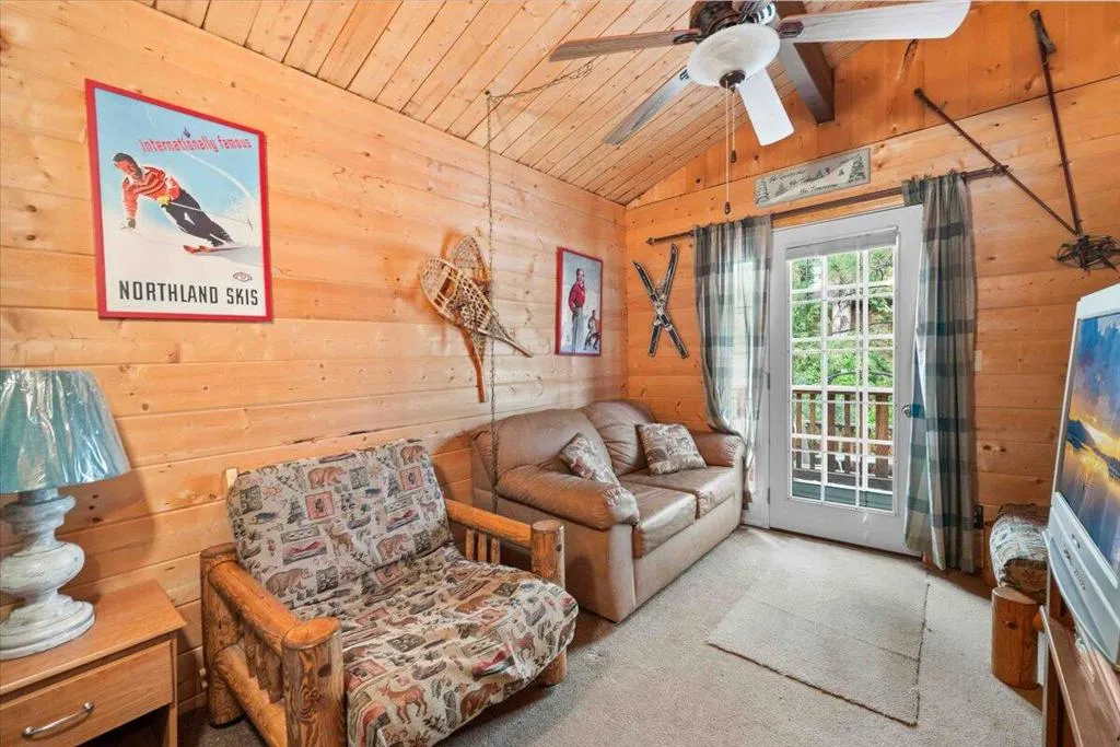 817 Maple Lane, Sugarloaf, California 92386 home-pic-16