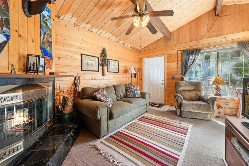 817 Maple Lane, Sugarloaf, California 92386 home-pic-8