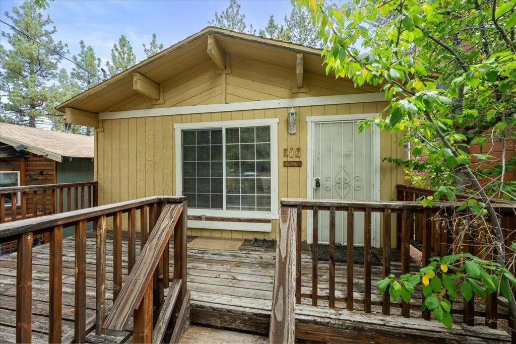 817 Maple Lane, Sugarloaf, California 92386 home-pic-3