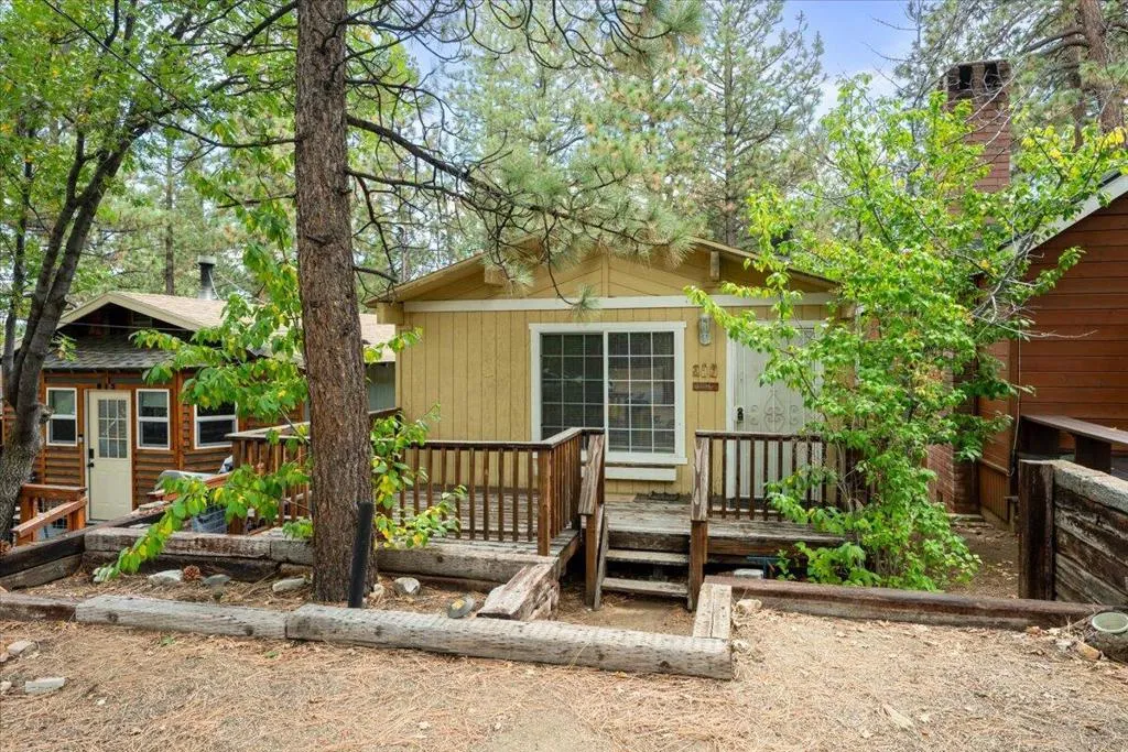 817 Maple Lane, Sugarloaf, California 92386 home-pic-0
