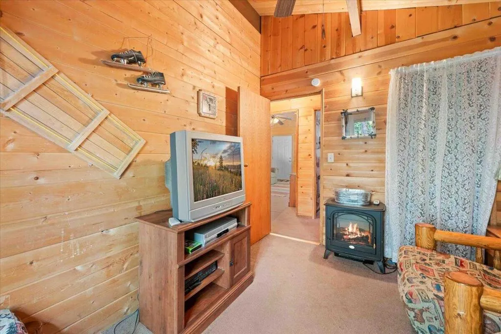 817 Maple Lane, Sugarloaf, California 92386 home-pic-18