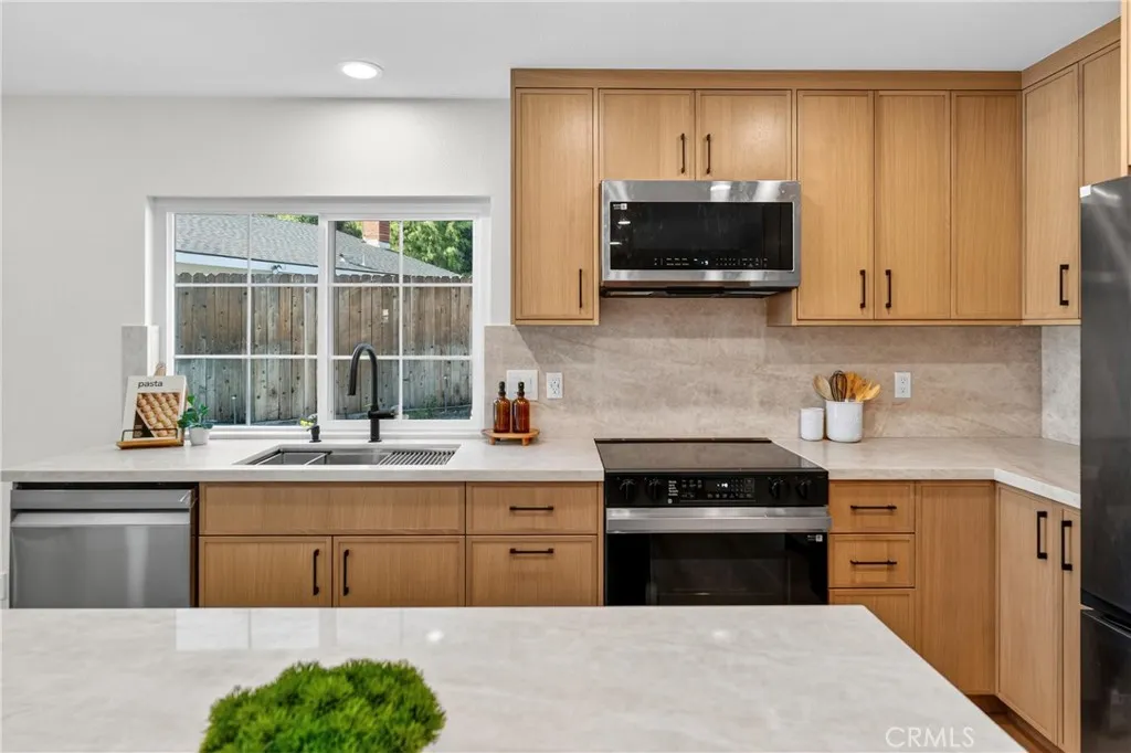 1891 N Garland Lane, Anaheim, California 92807 home-pic-16