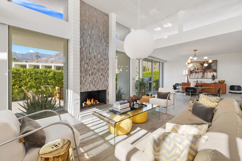 2691 S Kings Road E, Palm Springs, California 92264 home-pic-5