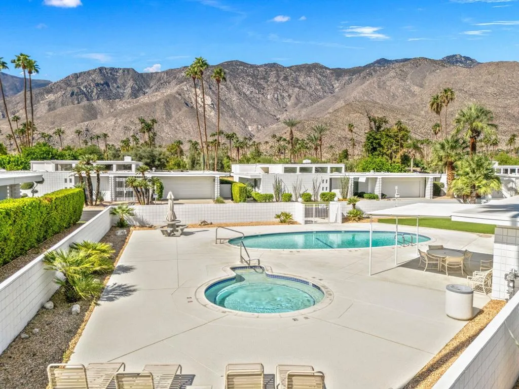 2691 S Kings Road E, Palm Springs, California 92264 home-pic-43