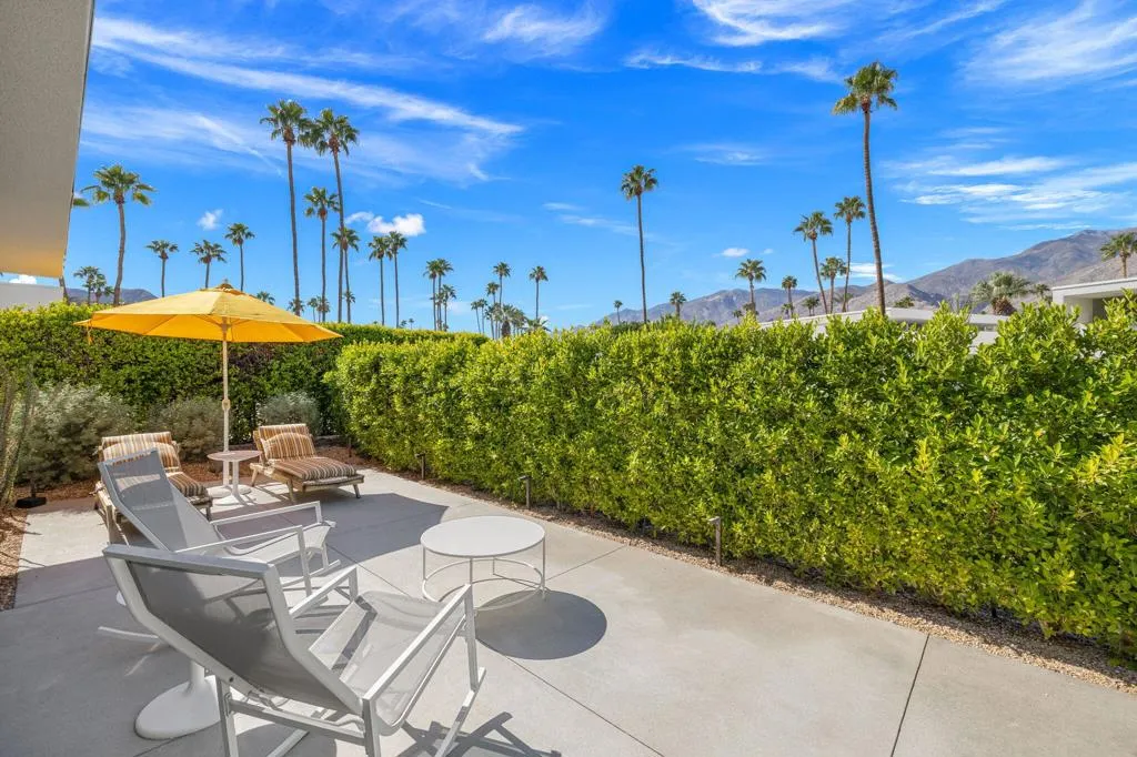2691 S Kings Road E, Palm Springs, California 92264 home-pic-38