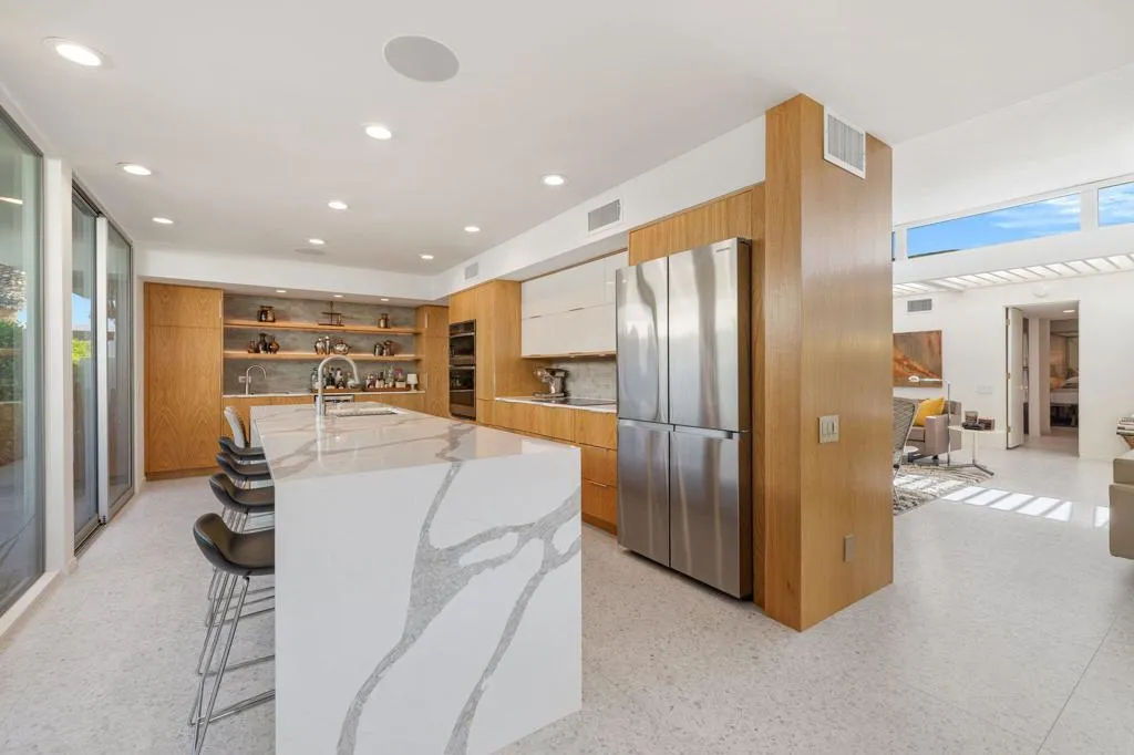 2691 S Kings Road E, Palm Springs, California 92264 home-pic-12