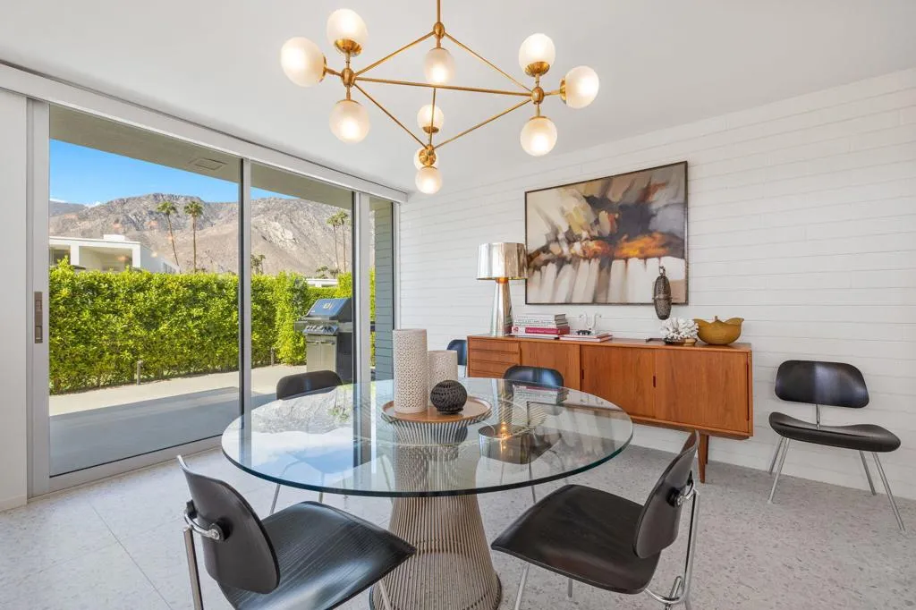 2691 S Kings Road E, Palm Springs, California 92264 home-pic-9
