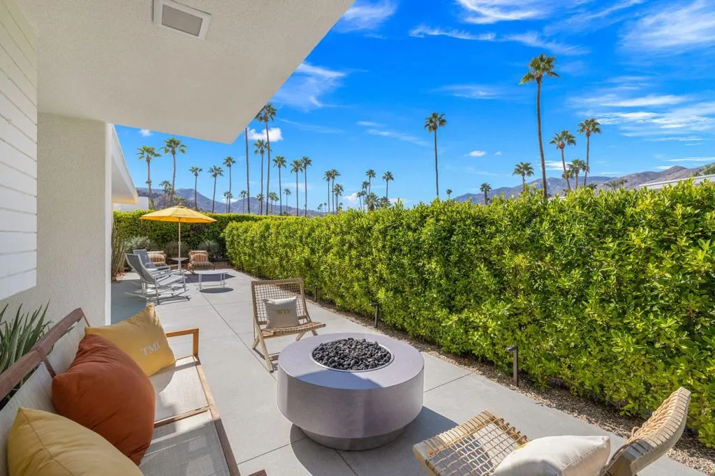 2691 S Kings Road E, Palm Springs, California 92264 home-pic-39