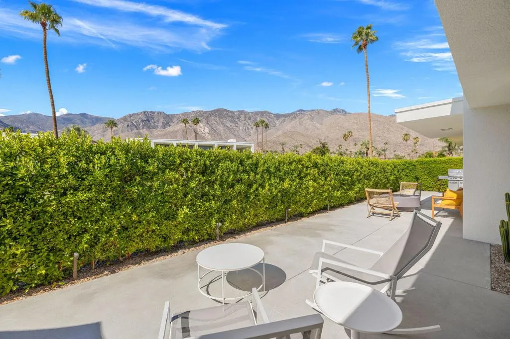 2691 S Kings Road E, Palm Springs, California 92264 home-pic-34