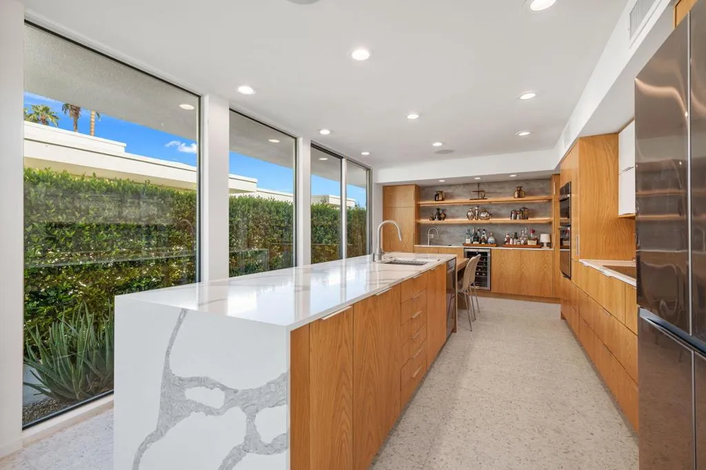 2691 S Kings Road E, Palm Springs, California 92264 home-pic-13